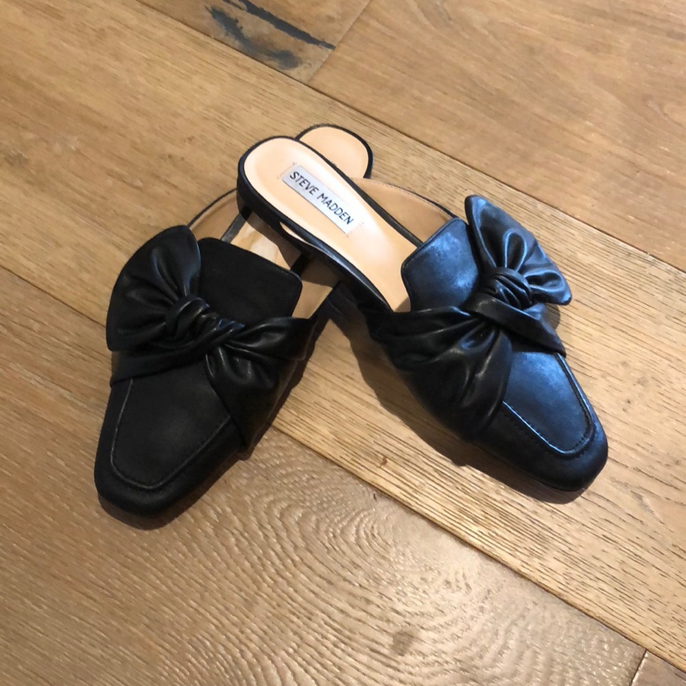 Steve Madden leather bow slides